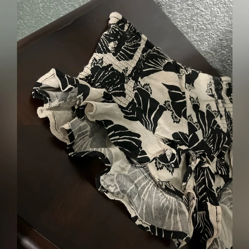 Free People Black & Cream Floral Ruffle Bloomer Shorts NWOT
